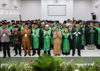 Foto bersama disela acara.