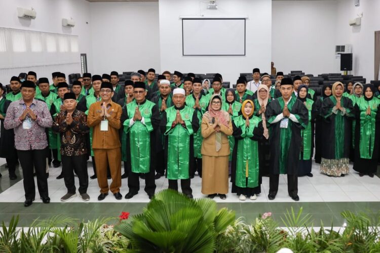 Foto bersama disela acara.