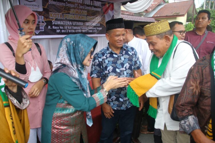 dr Susanti berpesan doakan Kota Pematang Siantar kepada 51 Jamaah Umroh PT Assiddiqi Baroqah Travel.