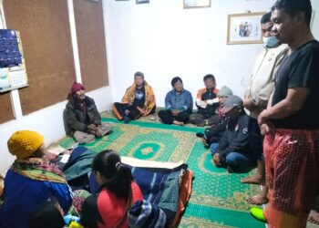 Jasad korban Jinter Purba disemayamkan di rumahnya usai ditemukan tewas di ladangnya.