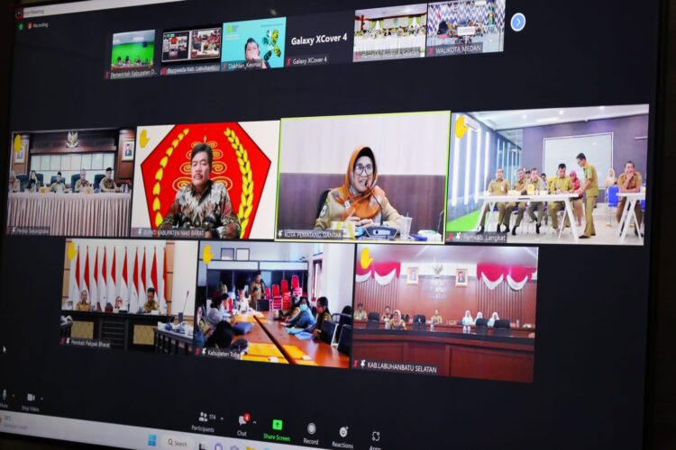 dr Susanti Dewayani SpA, bersama Gubernur Sumatera Utara (Gubsu), Edy Rahmayadi dan seluruh kepala daerah di Sumut, mengikuti roadshow daring bersama Menteri Koordinator Bidang Pembangunan Manusia dan Kebudayaan (PMK) Republik Indonesia, Muhadjir Effendy.