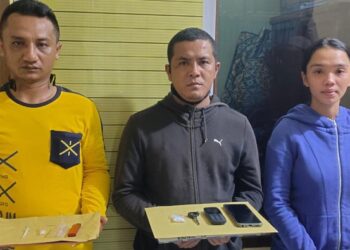 Bripka JS bersama pelaku lainnya saat ditangkap. (Dok Polres Taput)