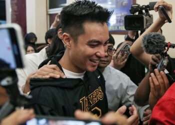 Artis Baim Wong diperiksa Polda Sumut terkait kasus penipuan giveaway yang mencatut namanya. (Foto: Istimewa)