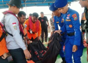 Satu korban tewas pada insiden karamnya Kapal Motor Maharani Sempurna dari Malaysia ke Aceh di Perairan Belawan. TRIBUN MEDAN/HO