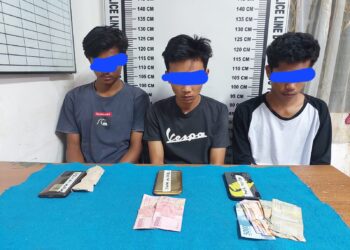 Foto ketiga pelaku dan barang bukti yang diamankan Sat Narkoba Polres Pematang Siantar.