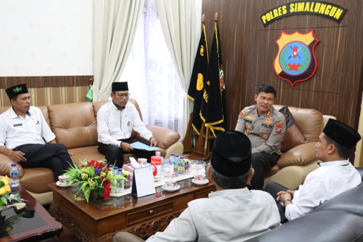 Kapolres Simalungun, AKBP Ronald F.C Sipayung, S.H, S.I.K, M.H, saat silaturahmi dengan jajaran Pengurus Cabang (PC) Nahdlatul Ulama (NU) Kabupaten Simalungun.