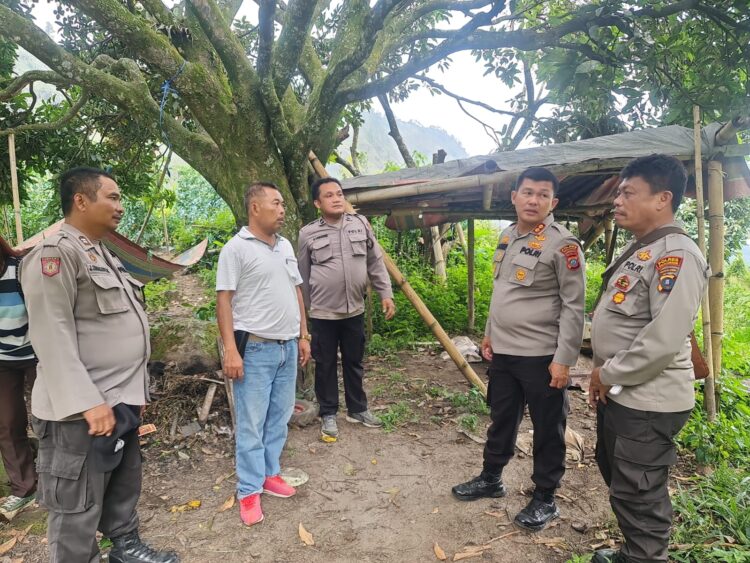 Kapolres Simungun, AKBP Ronald F.C Sipayung, S.H., S.I.K, M.H, ikut turun ke lokasi.