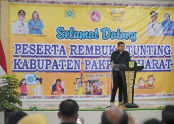 Bupati Pakpak Bharat, Franc Benrhard Tumanggor membuka acara Rembuk Stunting Tahun 2023, di Aula Bale Sada Arih, Kompleks Kantor Bupati Pakpak Bharat, Kamis (25/05/2023).
