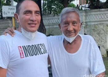 Edy Rahmayadi dan Rudolf M Pardede saat jalan pagi akhir tahun 2021 di Medan. (Foto: Istimewa)