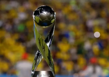 Trofi Piala Dunia U-17 (fifa.com)