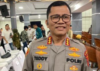 Direktur reserse kriminal khusus Polda Sumut Kombes Teddy Marbun saat diwawancarai. TRIBUN MEDAN/FREDY SANTOSO