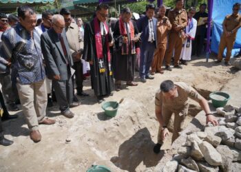 Bupati Pakpak Bharat, Franc Bernhard Tumanggor, meresmikan pembangunan Gereja GKPPD Penggegen, Selasa (04/07/2023), lalu.