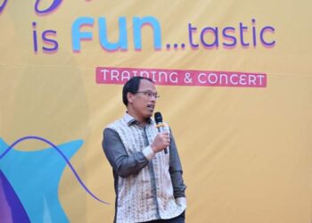 Bupati Humbahas, Dosmar Banjarnahor, SE, saat memberikan kata sambutan.