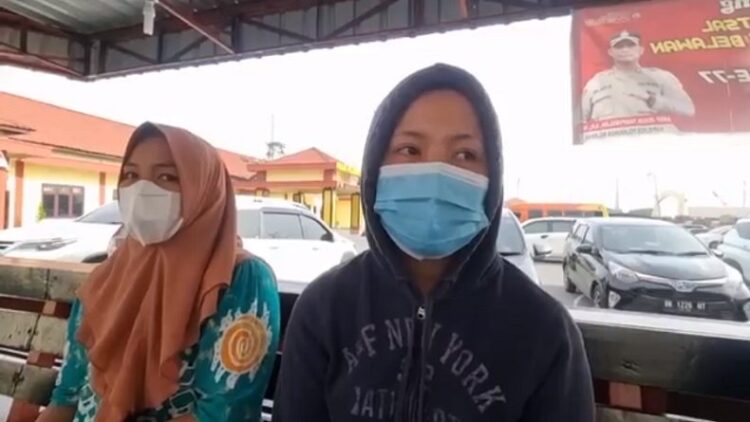 Dua perempuan, kakak adik di Belawan, Kota Medan, Sumatera Utara menjadi korban penyekapan dan dibotaki oleh anak tetangganya. (Foto: Yudha Bahar).