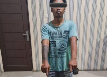 Sat Narkoba Polres Karo mengamankan seorang laki laki diduga kuat sebagai pelaku edar gelap narkotika jenis ganja, bernama (inisial) IS als Memet(30), warga Lau Bawang Kelurahan Padang Mas Kecamatan Kabanjahe. IST