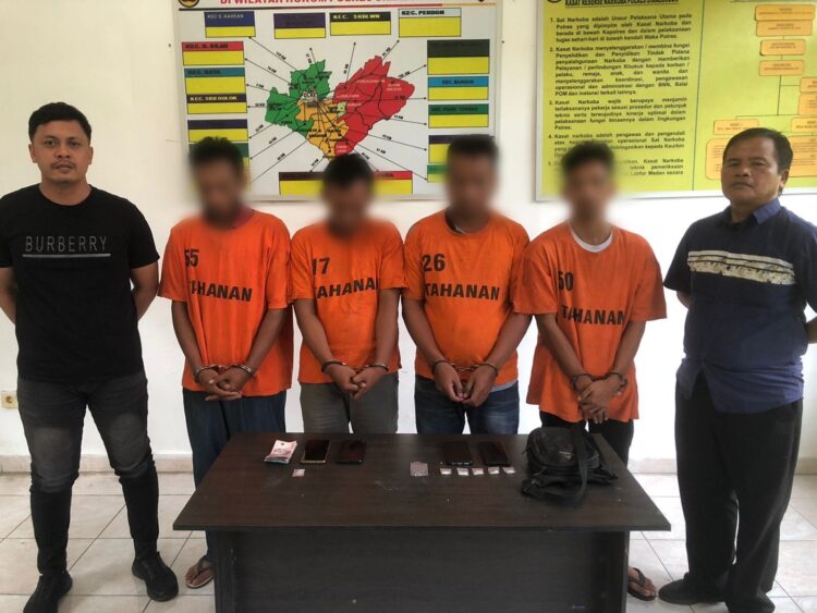 Sat Narkoba Polres Simalungun kembali ringkus 4 pria pengedar sabu jaringan antar kabupaten, pada Selasa (4/7/2023).