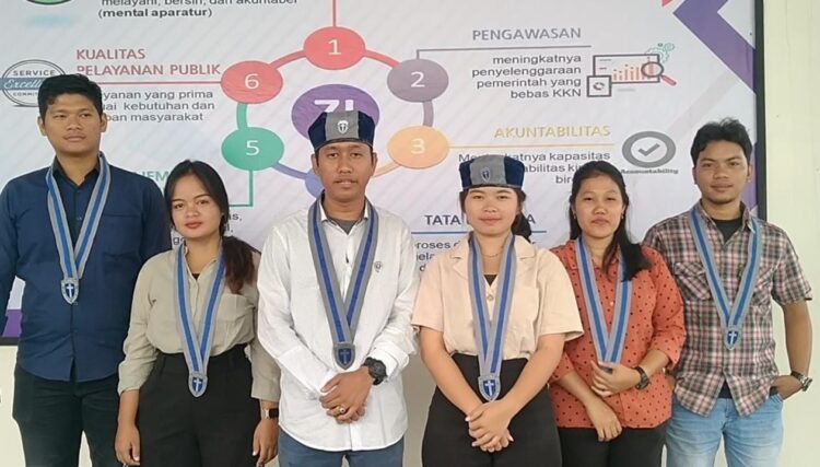 Pengurus GMKI Siantar-Simalungun yang dikomandoi Armada Simorangkir melakukan test urine, di Kantor BNN Siantar, Jumat (28/7/2023).