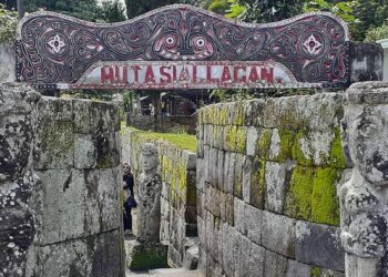 Foto: Batu Kursi Persidangan di Huta Siallagan, Samosir. (instagram.com/hutasiallagan)