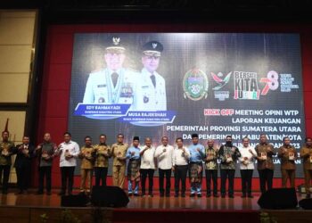 Foto bersama di acara Kick Off Meeting Opini WTP LKPD Pemprov Sumut dan Pemkab/Pemkot, di Hotel Adimulia, Jalan Pangeran Diponegoro Nomor 8, Medan, Senin (14/8/2023).