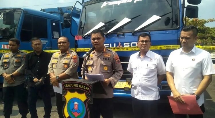 Kabid Humas Polda Sumut, Kombes Pol Hadi Wahyudi, memberikan keterangan kepada wartawan.