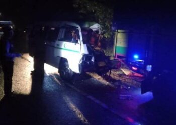 Penumpang bus travel tewas usai menabrak truk colt diesel di Kabupaten Toba.