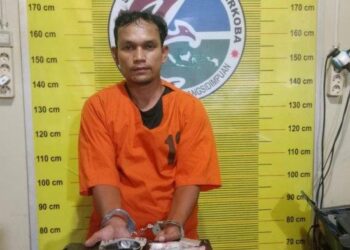 AHH (37) Seorang pria  di Kota Padangsidimpuan terlalu nekad karena jual narkotika jenis sabu ke Polisi. IST