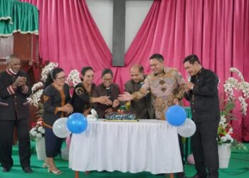 Bupati Pakpak Bharat, Franc Bernhard Tumanggor menghadiri perayaan HUT Gereja Kristen Protestan Pakpak Dairi di GKPPD Salak Kota, Jumat (25/08/2023).