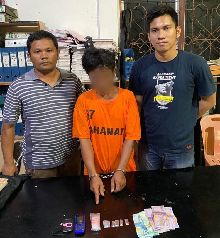 Foto pelaku Cece dan barang bukti sabu yang diamankan Polres Simalungun.