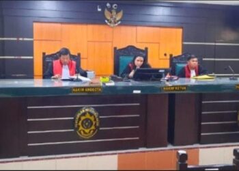 Majelis hakim membacakan nota tuntutan terhadap terdakwa Ilham Sirait alias Kecap dengan bebas dari semua tuntutan. TRIBUN MEDAN/HO