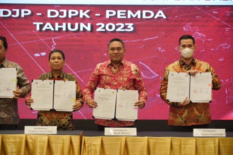 Bupati Pakpak Bharat, Franc Bernhard Tumanggor, hadir di Gedung Pusat Direktorat Jenderal Pajak, Kementerian Keuangan (Kemenkeu) RI, untuk tandatangani PKS dengan Kemenkeu, Selasa (22/08/2023).