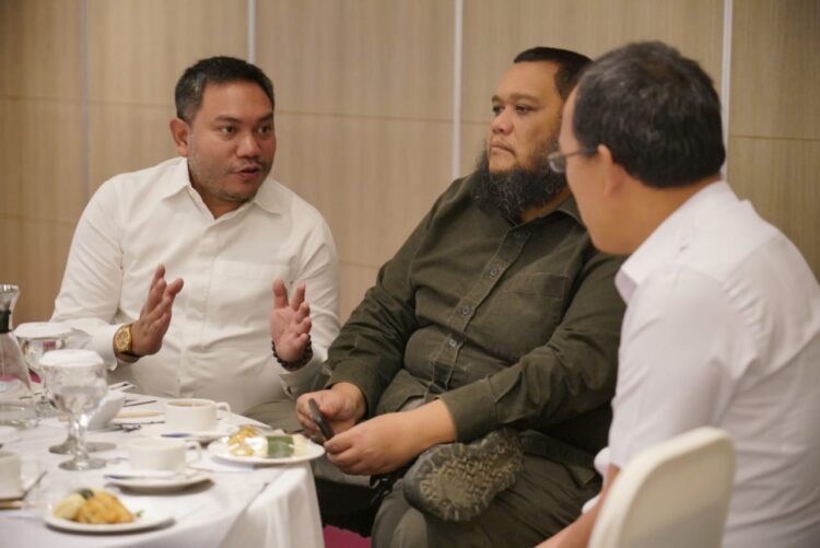 Bupati Pakpak Bharat, Franc Bernhard Tumanggor, mengikuti Rapat Koordinasi Tentang Optimalisasi Penggunaan Produk Dalam Negeri Bidang Kesehatan, di Prime Plaza Hotel Sanur, Denpasar Bali, Jumat (01/09/2023).