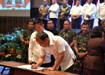 Bupati Humbahas, Dosmar Banjarnahor, SE, ikuti deklarasi Pemilu damai  dan penandatanganan kesepakatan pendanaan bersama Pilkada Serentak 2024, di Hotel Grand Mercure Maha Cipta Medan, Rabu (27/9/2023).