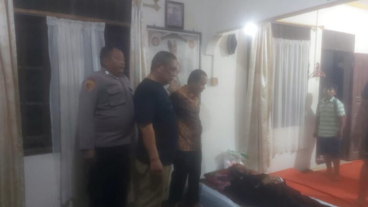 Jenazah Sardion Siregar disemayamkan di rumah duka.