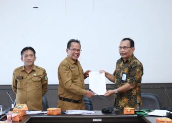 Pemkab Pakpak Bharat bersama BPN Provinsi Sumatera Utara mengadakan Rapat Evaluasi Penertiban Tanah Terindikasi Terlantar di Kabupaten Pakpak Bharat.