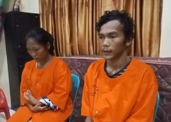 Foto: Zulkifli dan Susi, pemulung di Asahan yang membobol rumah warga saat ditangkap. (Istimewa)