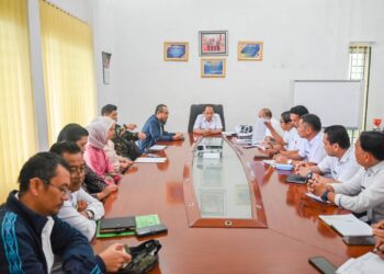 Bupati Humbahas, Dosmar Banjarnahor, SE, menerima exit meeting oleh Tim Auditor BPK RI Perwakilan Provinsi Sumut, Rabu (25/10/2023), di Ruang Kerja Bupati Humbang Hasundutan, Perkantoran Bukit Inspirasi Doloksanggul.