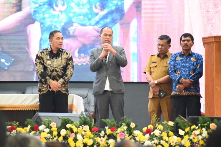 Bupati Humbahas, Dosmar Banjarnahor, hadiri Rapat Pendeta HKBP (Huria Kristen Batak Protestan), di Perkampungan Pemuda HKBP Jetun Silangit, Kecamatan Siborongborong, Tapanuli Utara, Selasa (17/10/2023).
