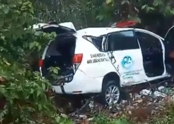 Ambulans Puskesmas Kota Donok, Kabupaten Lebong mengalami kecelakaan lalu lintas di Desa Lubuk Sini, Kecamatan Taba Penanjung, Kabupaten Bengkulu Tengah. Foto/Tangkapan Layar