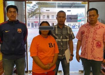 Foto: Emak-emak gadaikan mobil rental di Kabupaten Karo. (Istimewa)