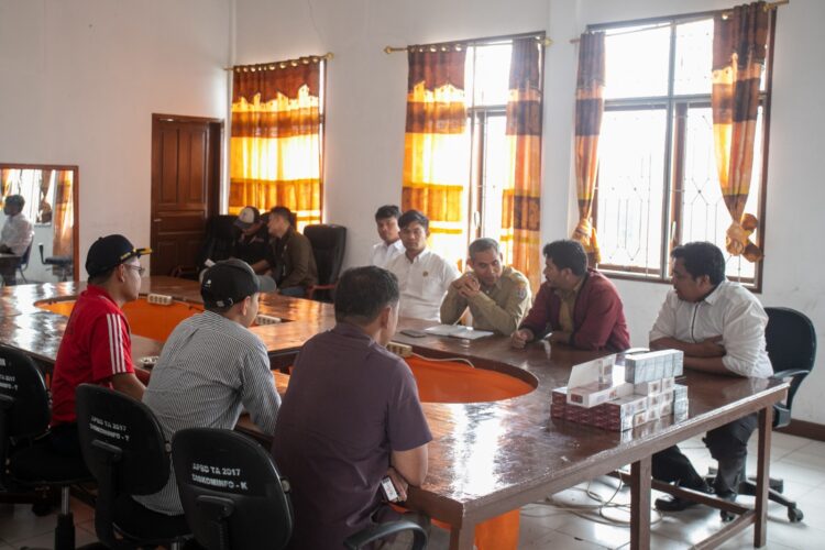 Beacukai Sibolga bersinergi dengan Polres dan Pemkab Humbahas merazia rokok ilegal.