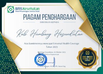 BPJS Pusat memberikan UHC AWARD kepada Pemerintah Kabupaten Humbang Hasundutan