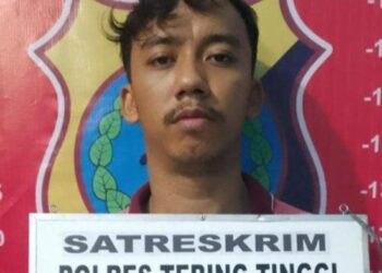 Tampang MF alias Kancil (24) pelaku penikaman temannya sendiri, KAN (23), usai berhasil diamankan personel Polres Tebingtinggi, Sabtu (7/10/2023).