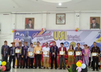 Foto bersama disela Dies Natalis USI ke 58 Tahun.