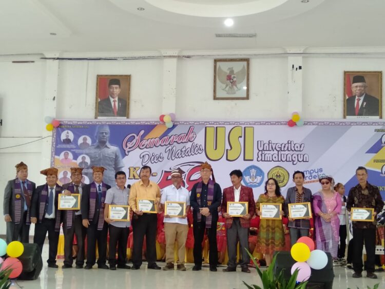 Foto bersama disela Dies Natalis USI ke 58 Tahun.