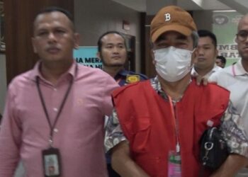 Eks Bupati Samosir Mangindar saat ditangkap (Dok Kejati Sumut)