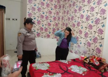 Polres Pematang Siantar laksanakan Gerebek Kampung Narkoba (GKN) di Kos - kosan Debora II dan Deyah, Kelurahan Bukit Sofa, Kecamatan Siantar Martoba, Rabu (1/11/2023) siang, sekira pukul 13.30 WIB.