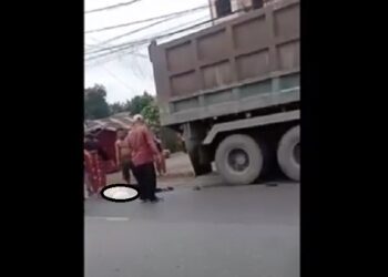 Kecelakaan terjadi di Jalinsum Bedagai, Kotapinang Labuhanbatu Selatan (Labusel), Sumatera Utara, Rabu (15/11/2023). (Foto: Randi Kurniawan).