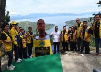 Lions Clubs International District 307 A2 Indonesia membangun Monumen Lions, di wisata alam Geosite Sipinsur yang berada di Desa Pearung, Kecamatan Paranginan, Sabtu (11/11/2023).