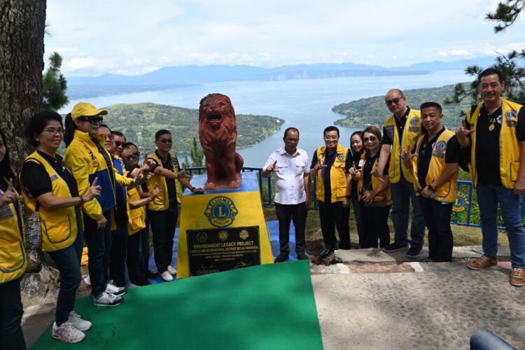 Lions Clubs International District 307 A2 Indonesia membangun Monumen Lions, di wisata alam Geosite Sipinsur yang berada di Desa Pearung, Kecamatan Paranginan, Sabtu (11/11/2023).
