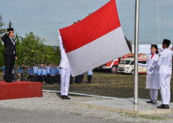 Hari Pahlawan ke-78 diperingati di Kabupaten Humbahas dengan Pembina Upacara, Bupati Humbahas, Dosmar Banjarnahor, Jumat (10/11/2023).